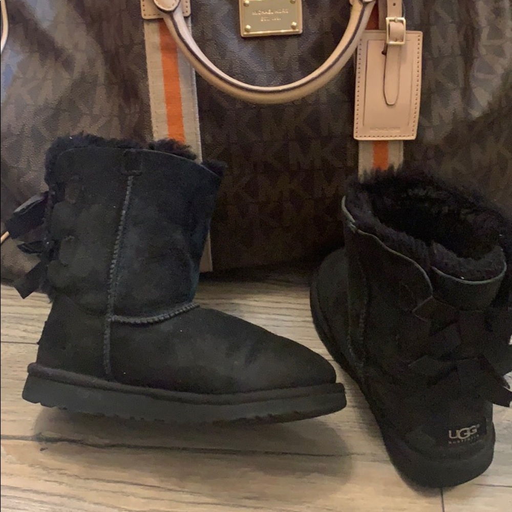 Black uggs